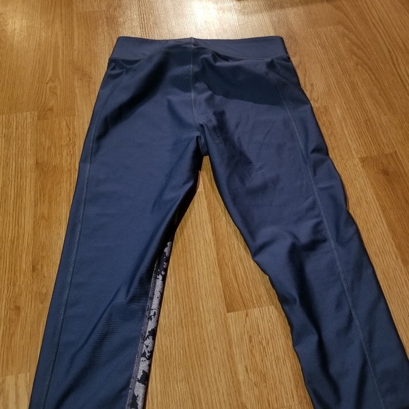 Under armour teal/pattern legging - Picture 2 of 3